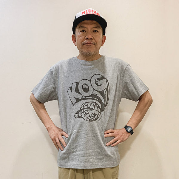 SDP × KOG ロゴTシャツ